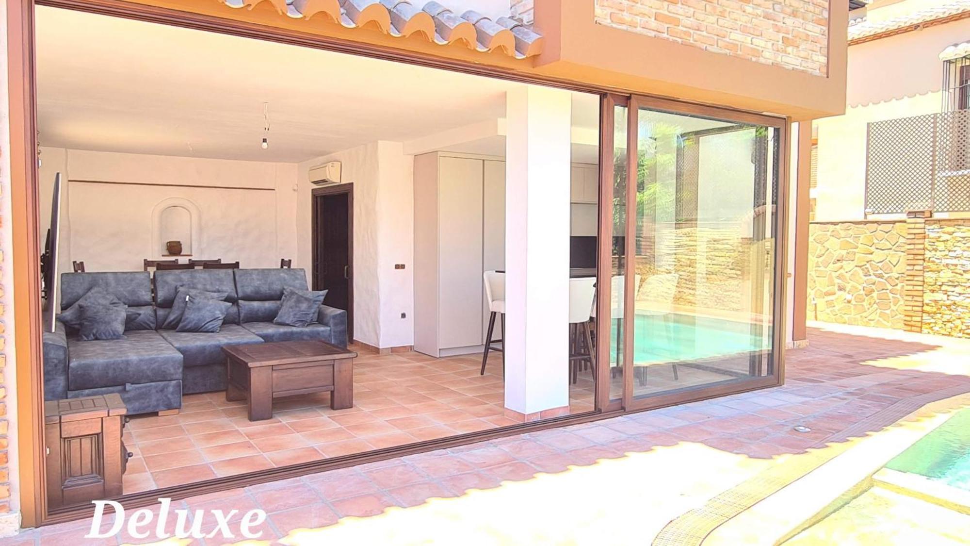 Villa Deluxe Nerja Silhouse Exterior photo