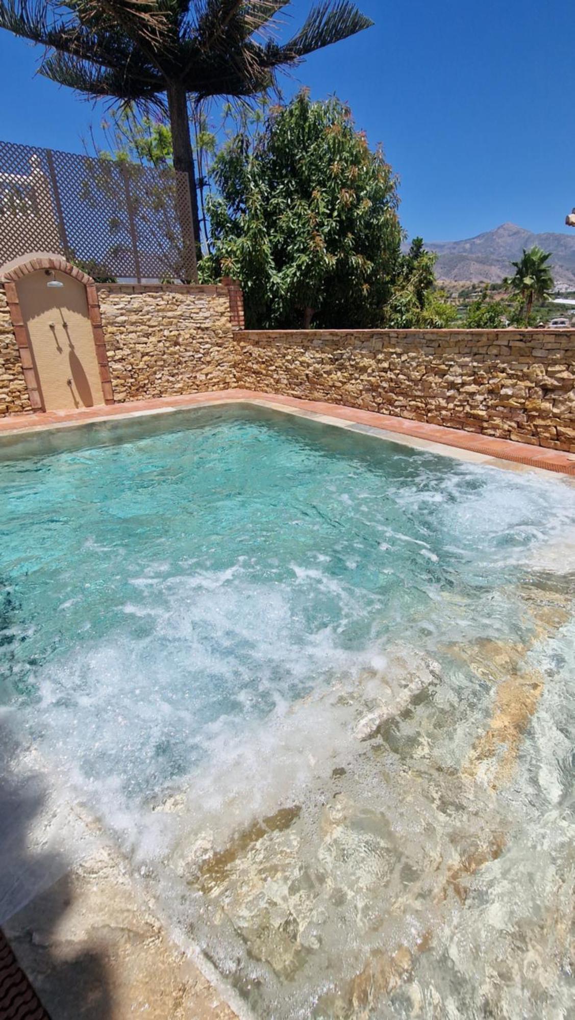 Villa Deluxe Nerja Silhouse Exterior photo