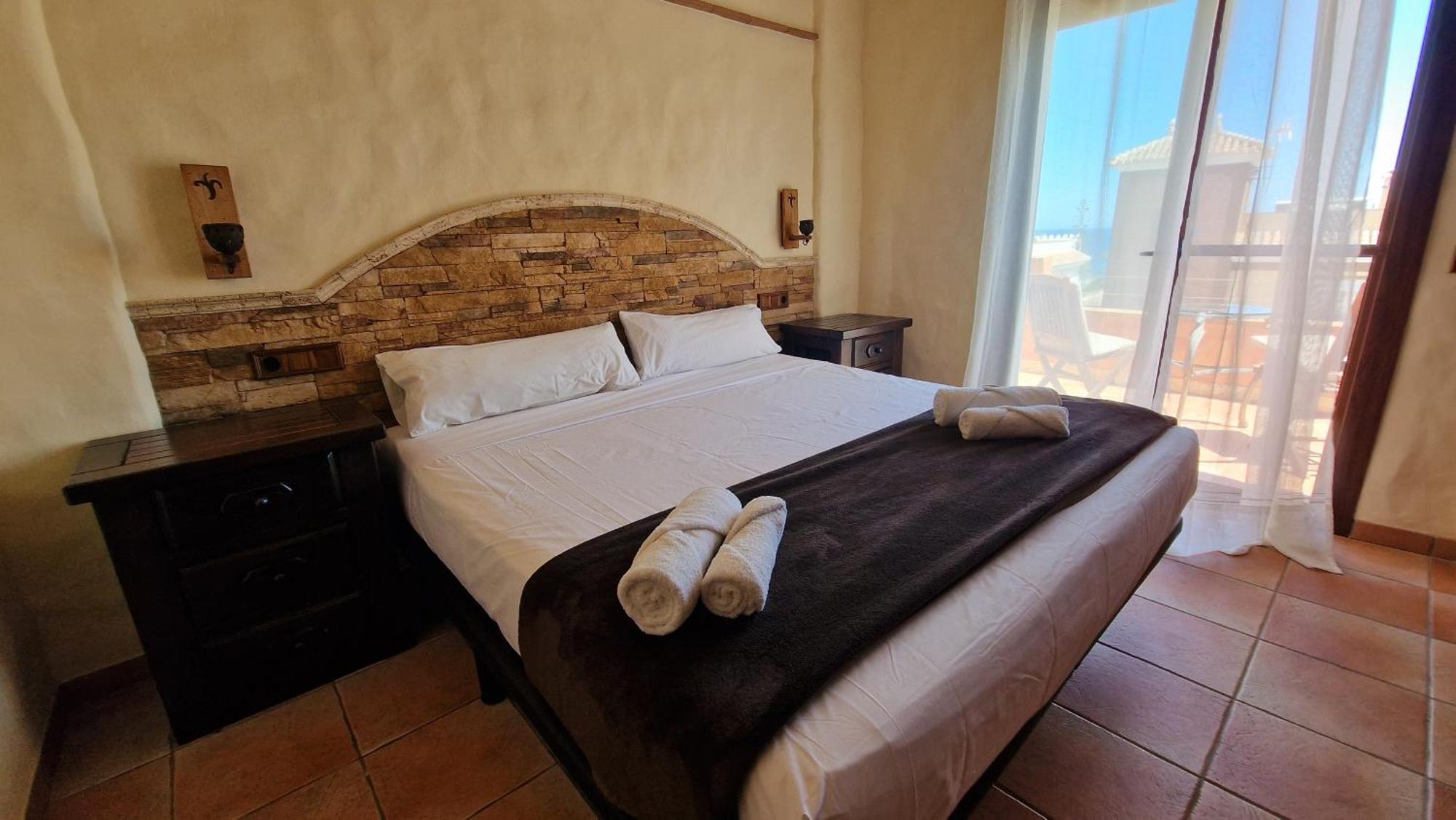Villa Deluxe Nerja Silhouse Exterior photo